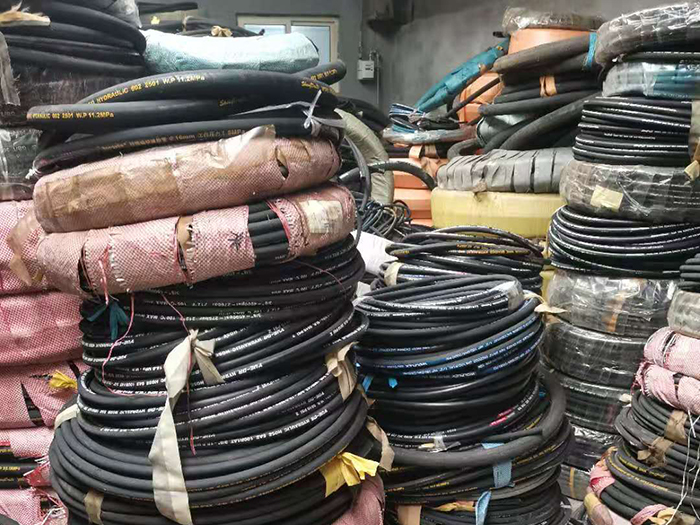 高價(jià)回收膠管